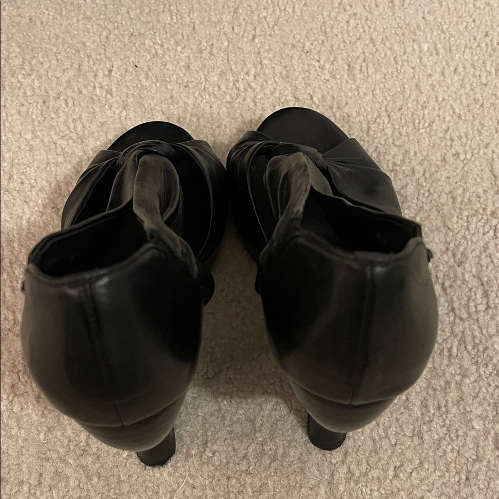 Donald J. Pliner Black Wedge Shoes - Picture 6 of 7